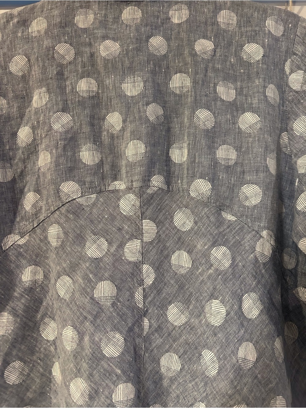 100% Linen Women’s Top Med Chambray Denim Geometrical Circles High Low Comfort - Picture 6 of 8